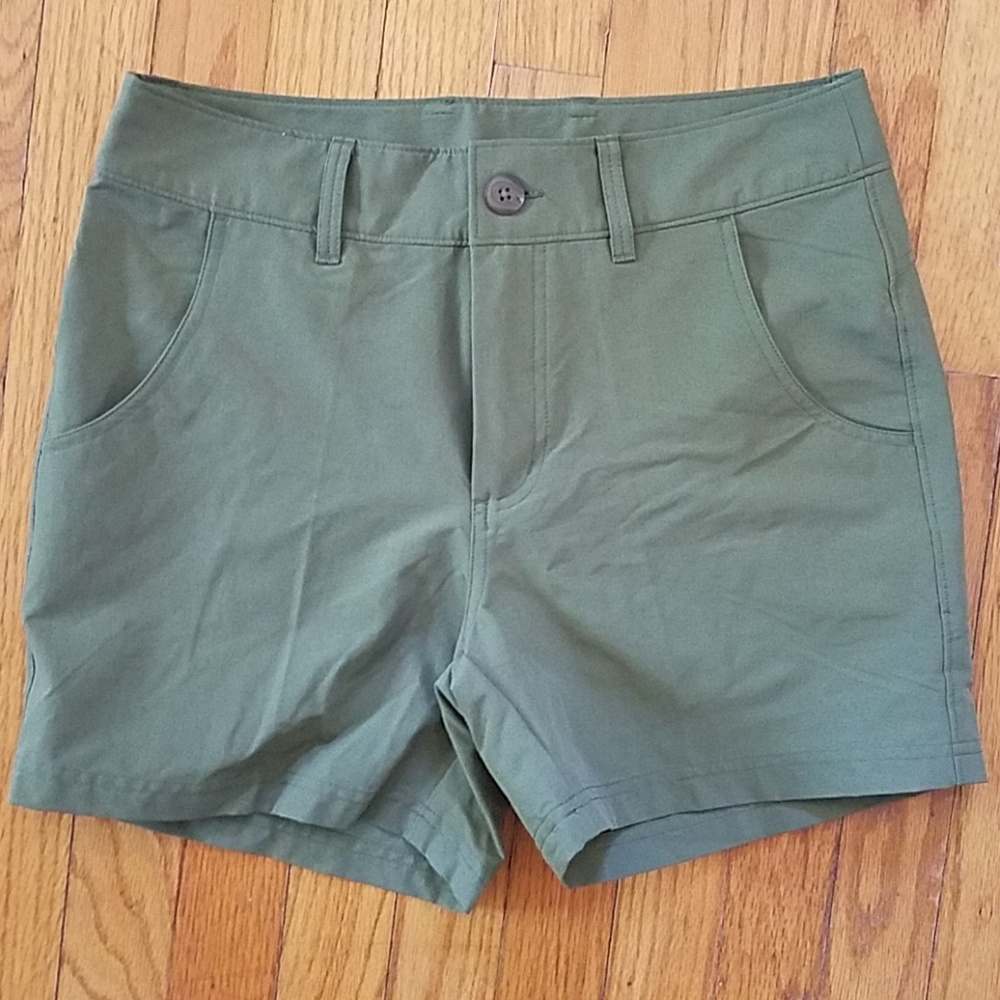 NWT EMS compass hiking shorts green